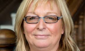 Janet Hood's Instagram, Twitter & Facebook