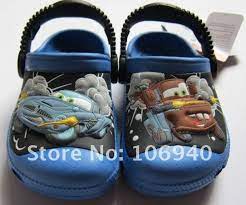 etiketli orjinal crocs terlikler 23 31 numara arasi mevcuttur urunun havalesi yapildiginda siparisi verilir fiyati 50 tl terlik