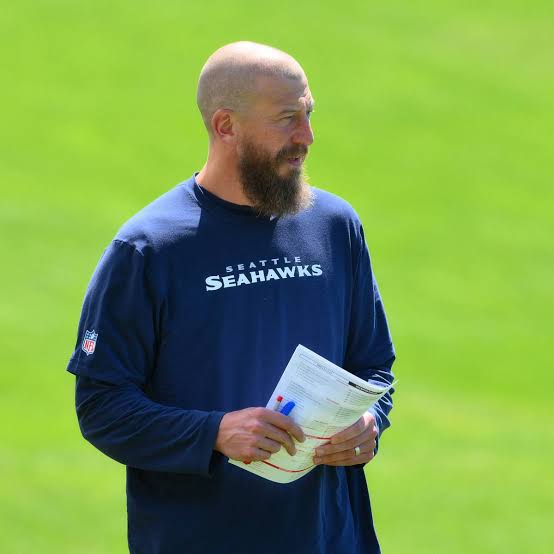 Seahawks Leaning Heavily on Tight Ends in Early Training Camp