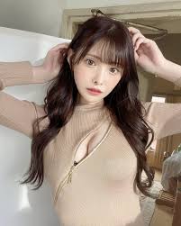 Cùng thời với Yua Mikami, hot girl này bất ngờ nối gót rời cuộc chơi, nghẹn  ngào chia sẻ một điều
