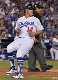 Los Angeles Dodgers Enrique Hernandez 14 Scores On A Groundout By Teammate Yasiel Puig In The Second Inning During Nlds Dodgers Baseball Guys Baseball Scores
