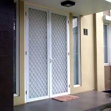 Cukup mendorong pintu kain ini dan pintu akan terbuka. Kasa Nyamuk Onna Solusi Insect Screen Untuk Setiap Hunian Modern