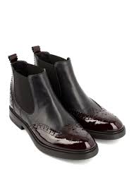 Cuir, velours, satin ou cuir verni notre sélection de bottines, escarpins, sandales et sneakers est prête à sublimer n'importe quel look. Epingle Sur Clothes
