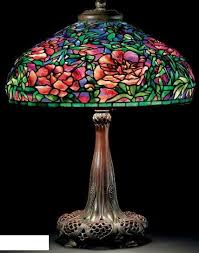 Louis Comfort Tiffany Nastolnye Lampy Nachala 20 Veka Stainedglasslamps Tiffany Lamps Tiffany Stained Glass Louis Comfort Tiffany