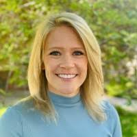 Courtney Holman's Instagram, Twitter & Facebook