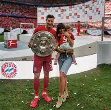 أعلن الرئيس الأمريكي جو بايدن وزوجته جيل السبت (19 يونيو/حزيران 2021) نفوق كلبهما تشامب، معتبرين أن الحيوان، وهو من نوع الراعي الألماني، جعل كل شيء. Ø³Ø± Ø§Ù„Ø¬Ø³Ø¯ Ø§Ù„Ù…Ø«ÙŠØ± ÙˆØ§Ù„Ù„ÙŠØ§Ù‚Ø© Ø§Ù„Ø¹Ø§Ù„ÙŠØ© Ù„Ù„Ø§Ø¹Ø¨ Ù„ÙŠÙØ§Ù†Ø¯ÙˆÙØ³ÙƒÙŠ Ø¹Ø±Ø¨ÙŠ Ø¨ÙˆØ³Øª