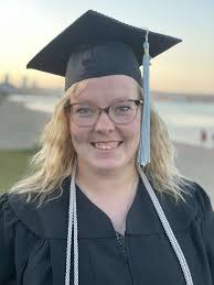 Natalie Hinz's Instagram, Twitter & Facebook