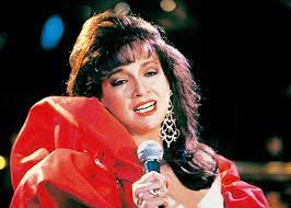 La desesperación de Claudia de Colombia: le cortaron la luz y no puede salir a cantar