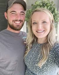 Cindy Wysong's Instagram, Twitter & Facebook