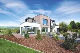 Bungalow haus design modern mit flachdach architektur im bauhausstil, fertighaus grundriss rund 200 qm groß in u form. Bauhaus Villa Von Bien Zenker Style At Home Haus Bauhaus