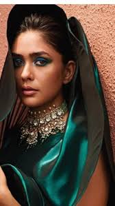 Yuvraj And Hazel Keech Sent Cute Hampers To Their Friends, Announcing The  Arrival Of 'Junior Singh'