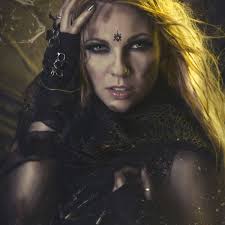 Kobra Paige Pulls Herself Out of the Drama in Her Head