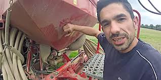 Semis de blé dans l'humidité en Indre-et-Loire