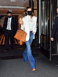 Watch the victoria beckham spring summer 2021 digital presentation. Victoria Beckham Street Style New York 05 24 2021 Celebmafia