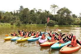 Coming together as a team for a worthy cause can be very rewarding. 5 Aktiviti Team Building Yang Menguatkan Hubungan Tim Syarikat Asiacamp
