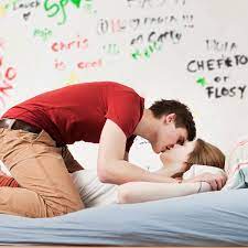 Jóvenes adictos al porno pero ignorantes sexuales: Hay chicos de 15 años  con Viagra