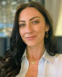 Tara Howlett's Instagram, Twitter & Facebook