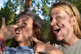 Elle Macdonald (@ellemacdonaldd)