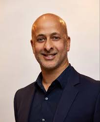 Gavin Hopper's Instagram, Twitter & Facebook