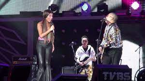 Wo men bu yi yang 我们不一样 english tranlation name: 2014å°åŒ—è·¨å¹´è—å¿ƒæ¹„ä½ çš„é›»è©± Youtube