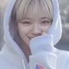 Jeongyeon with twice at the 30th seoul music awards. 1