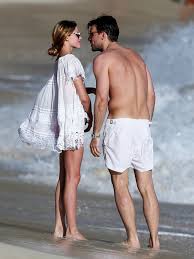 Pantai sorake pantai di nias terbaru foto @andi_gultom. Fashion Couple Berencana Ke Pantai Bersama Kekasih Siapkan Busana Kembar Yuk Agar Terlihat Cute Tribunstyle Com