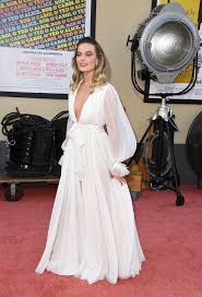 Margot Robbie S White Gown Margot Robbie Dress Margot Robbie Gowns