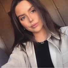 Melissa Dublin's Instagram, Twitter & Facebook