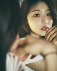 42 female photo albums of Lee Si An