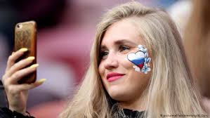 With natasha lyonne, charlie barnett, sharlto copley, annie murphy. Kremlin Says Russian Women Can Sleep With Whomever They Want News Dw 14 06 2018