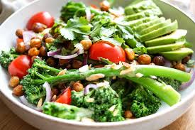 Bimi Brokkoli Mit Gerosteten Kichererbsen Und Zitronen Tahin Dressing Low Carb Veganes Rezept Gerostete Kichererbsen Gesunde Rezepte Kichererbsen