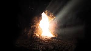 El arco de la vida traza el iris sobre el campo que verdea. Feliz Pascua De Resurreccion Fray Vicente Nino