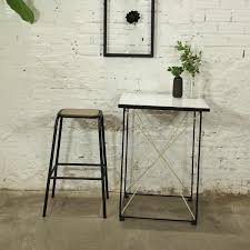 De nombreux articles en stock disponibles rapidement. Tabouret De Bar Style Ecolier En Metal Noir Mat Et Bois Grant Decoclico