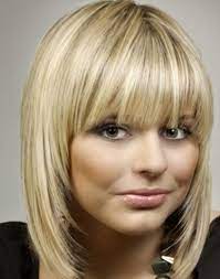 Die 19 Besten Frisuren Fur Schulterlanges Haar Jetzt Probieren Neue Frisur Pony Frisur Rundes Gesicht Schulterlange Haarschnitte Haarschnitt