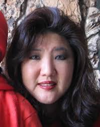 Lynne Holder's Instagram, Twitter & Facebook