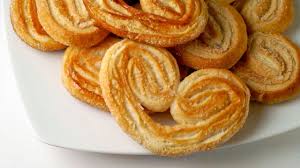 ¿no sabes qué hacer con ese rollo de hojaldre que tienes en el frigo desde hace días? Receta De Palmeritas De Hojaldre Hogarmania