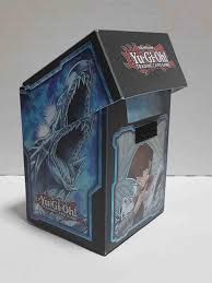 Shadi was a spirit who guarded the tombs of ancient egypt for 3,000 years (5,000 years in the dub). Kaiba S Majestic Collection Deck Box Kaufen Gamersheaven De
