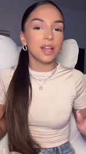 Alexia Poole's Instagram, Twitter & Facebook