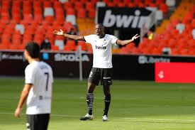 Carte du monde vierge avec seulement les frontières entre les pays et le nom des continents. Carton Jaune Maintenu Pour Mouctar Diakhaby Valence Qui S Est Dit Victime De Racisme L Equipe