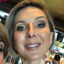 What are some villa venue recommendations near Florence/Chianti for a small  wedding?