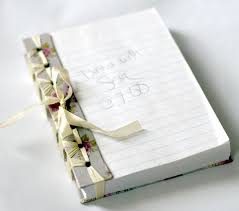 If you are on the lookout for fun craft projects or quick ways of making nice presents and gifts… How To Handmade Notebook Online Ribbon May Arts Ribbon Book Binding Diy Handmade Notebook Diy Book