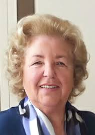 Familjarë dhe miq, me pikëllim të thellë ju njoftojmë se sot u nda nga jeta  nëna, gjyshja dhe vjehrra e jonë Lejla Dyla. Ceremonia e varrimit do të  mbahet më 19.11.2024 në