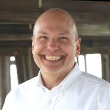 Q: What makes Smoothie King so great? A: Having hard-working & dedicated  franchise partners like Travis LeFlore. 🥤 🎉 🥤 Read more about Travis and  his journey as an athlete turned coach