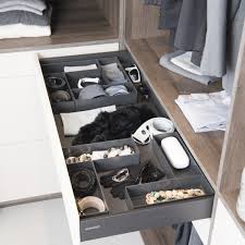 Rien De Mieux Qu Un Tiroir Bien Range Faites Confiance Aux Modules Domino Pour Vous Aider A Tout Organ Amenagement Interieur Solutions De Rangement Rangement