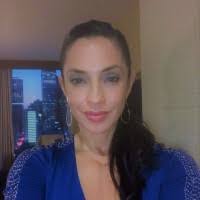 Angela Dewinter's Instagram, Twitter & Facebook