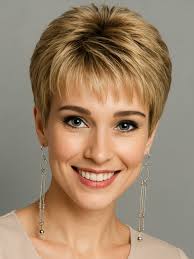 Peinado fresco y natural con capas ligeras ✨ Ideal para mujeres +40