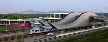 Park & ride facility to integrate the public transport system with private car use is available at the station. Salak Tinggi Erl Station The Erl Station For Klia Transit At The Salak Tinggi Town Klia2 Info