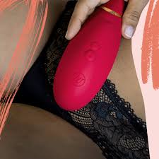 Why the Womanizer Vibrator Is the Best Sex Toy, According to Experts |  Glamour UK