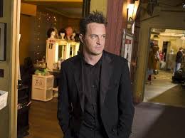 Il primo ruolo importante della roberts è con il film drammatico fiori d'acciaio (1989), con cui si aggiudica il golden globe per la migliore attrice non protagonista e riceve la candidatura all'oscar nella medesima categoria. Matthew Perry Ends Engagement Amid Friends Reunion Trouble