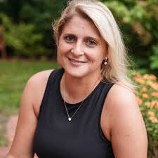 Introducing CHRISTINA UNDERWOOD, who brings to life the witty and  sophisticated Ruth Condomine in BLITHE SPIRIT. Opening